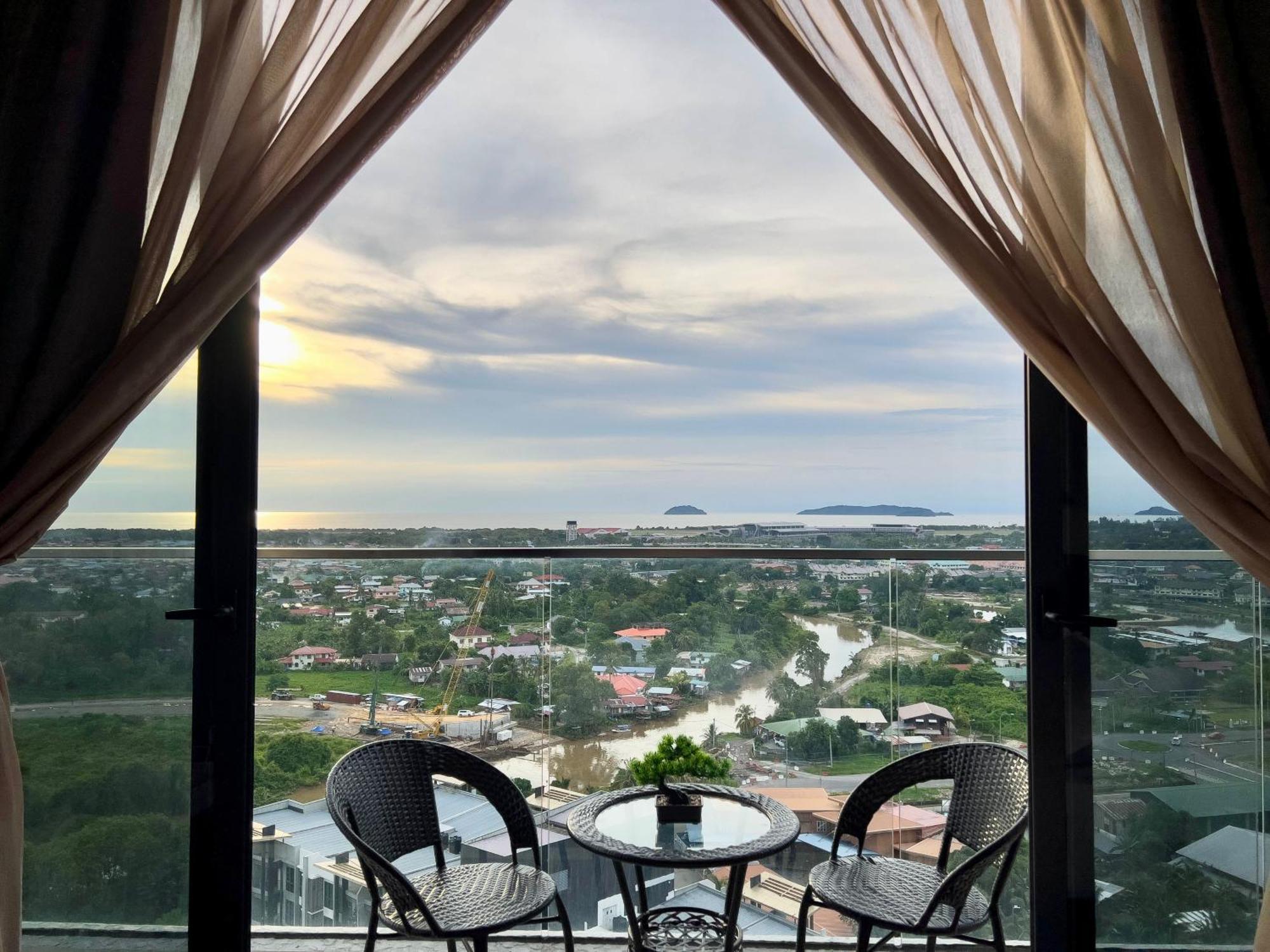 Hush Inn At K Avenue Kota Kinabalu Bagian luar foto